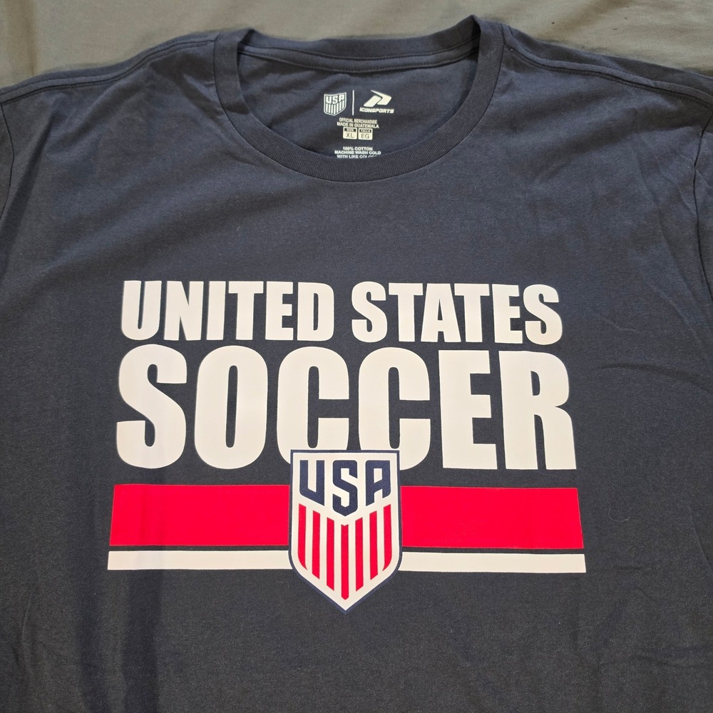 Icon Sports USA Soccer T-Shirt Mens XL Navy Blue Graphic Tee 401R-USF-USA28CT-NV